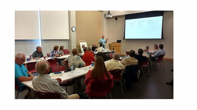 scientific presentation-meeting-room-with-about-20-attending